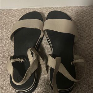 skechers lukefoam sandals